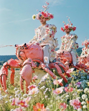 Persona amb paisatge de flors